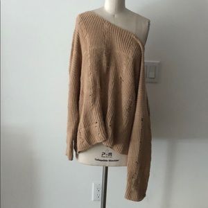 Cold shoulder knitwear